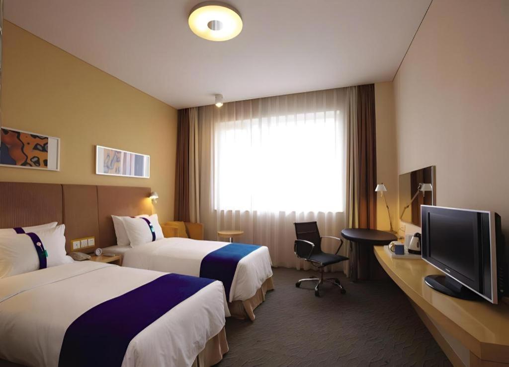 Holiday Inn Express Zhangye By Ihg Exterior photo