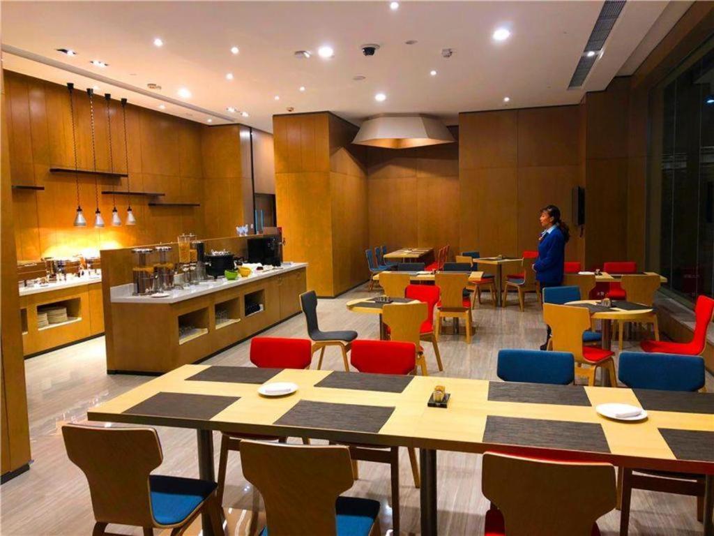 Holiday Inn Express Zhangye By Ihg Exterior photo