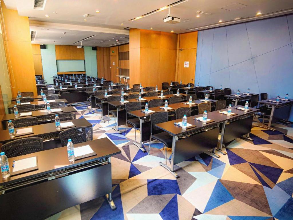 Holiday Inn Express Zhangye By Ihg Exterior photo